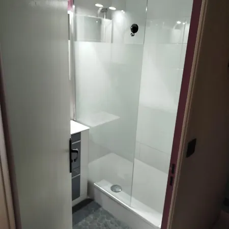Le Reflet De Avec Acces Direct Apartmán *
